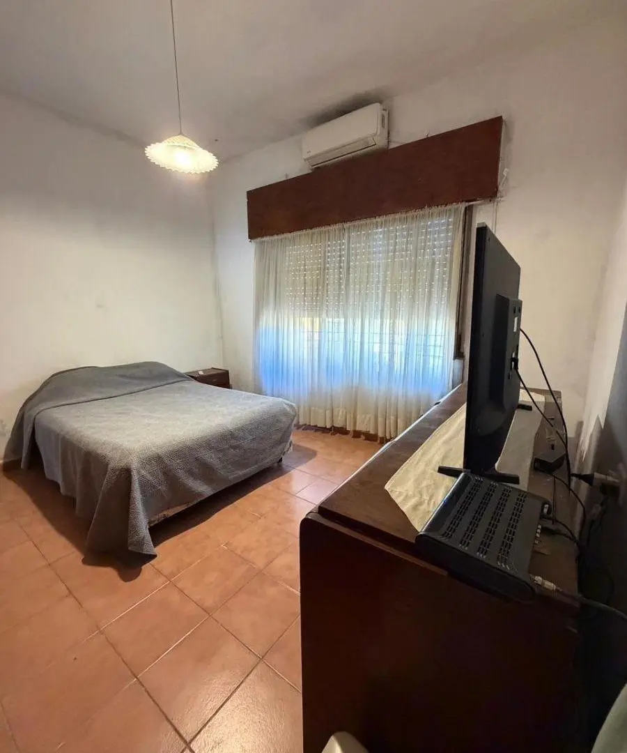 Casa de 85 m² con 2 dormitorios en venta en Valentín Alsina 5