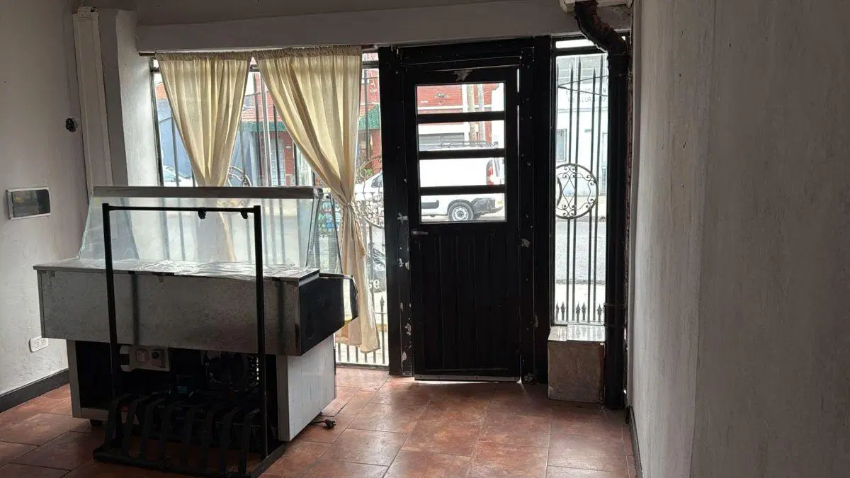Local Comercial en alquiler en Lanus Este 5