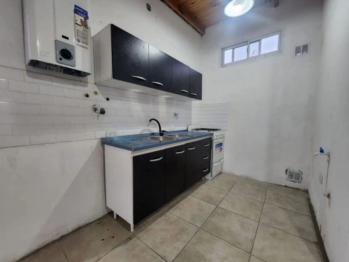 Departamento en alquiler de tres ambientes en Lanús 3