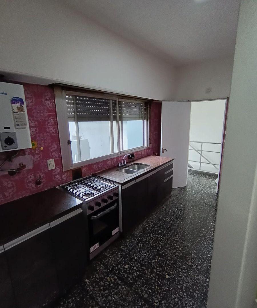 Foto de Departamento tres ambientes en Lanús en alquiler, imagen 5