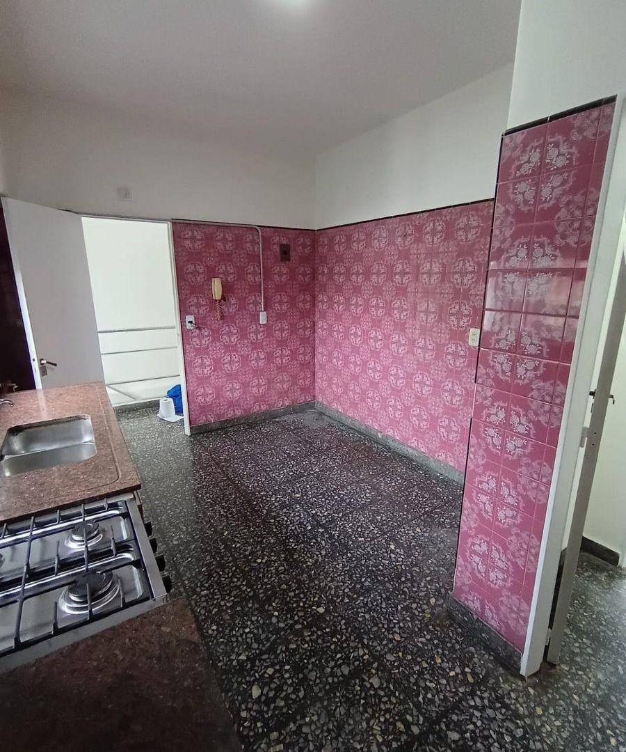 Foto de Departamento tres ambientes en Lanús en alquiler, imagen 4