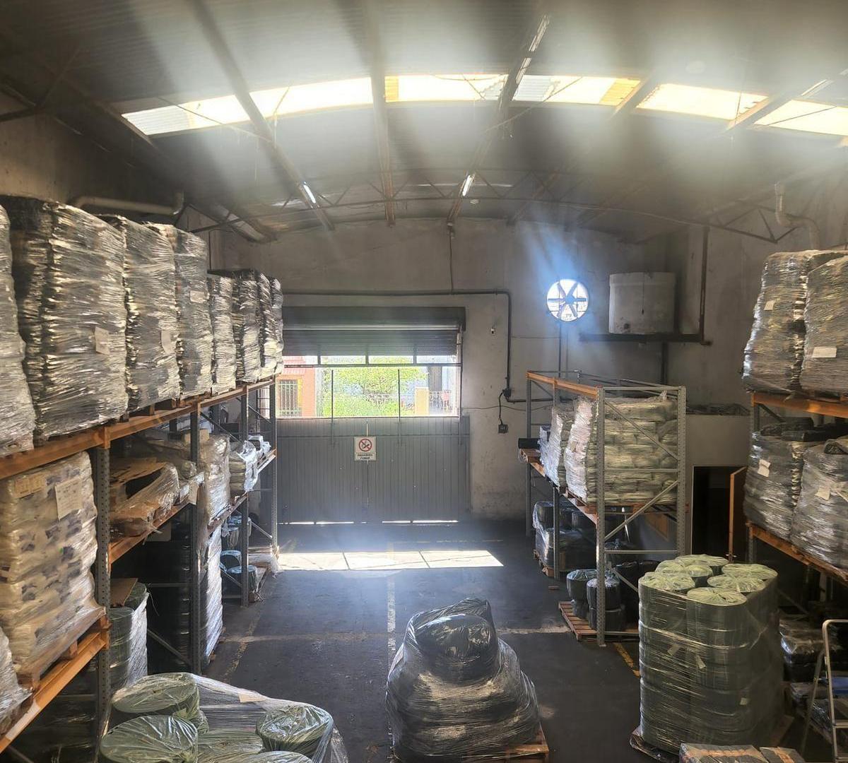 Foto de Depósito en Venta en Lanus Oeste, imagen 5