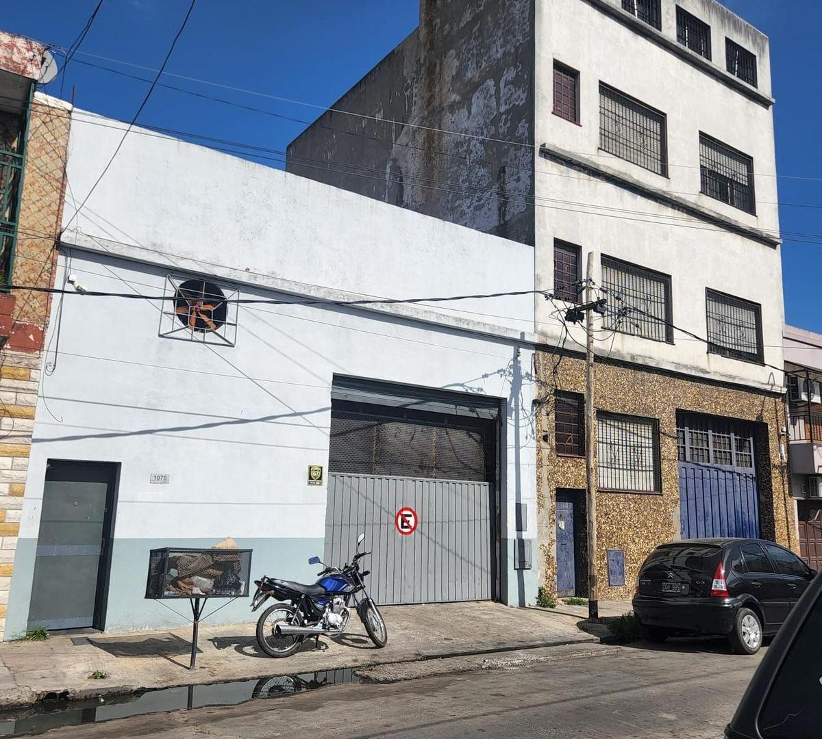 Foto de Depósito en Venta en Lanus Oeste, imagen 1
