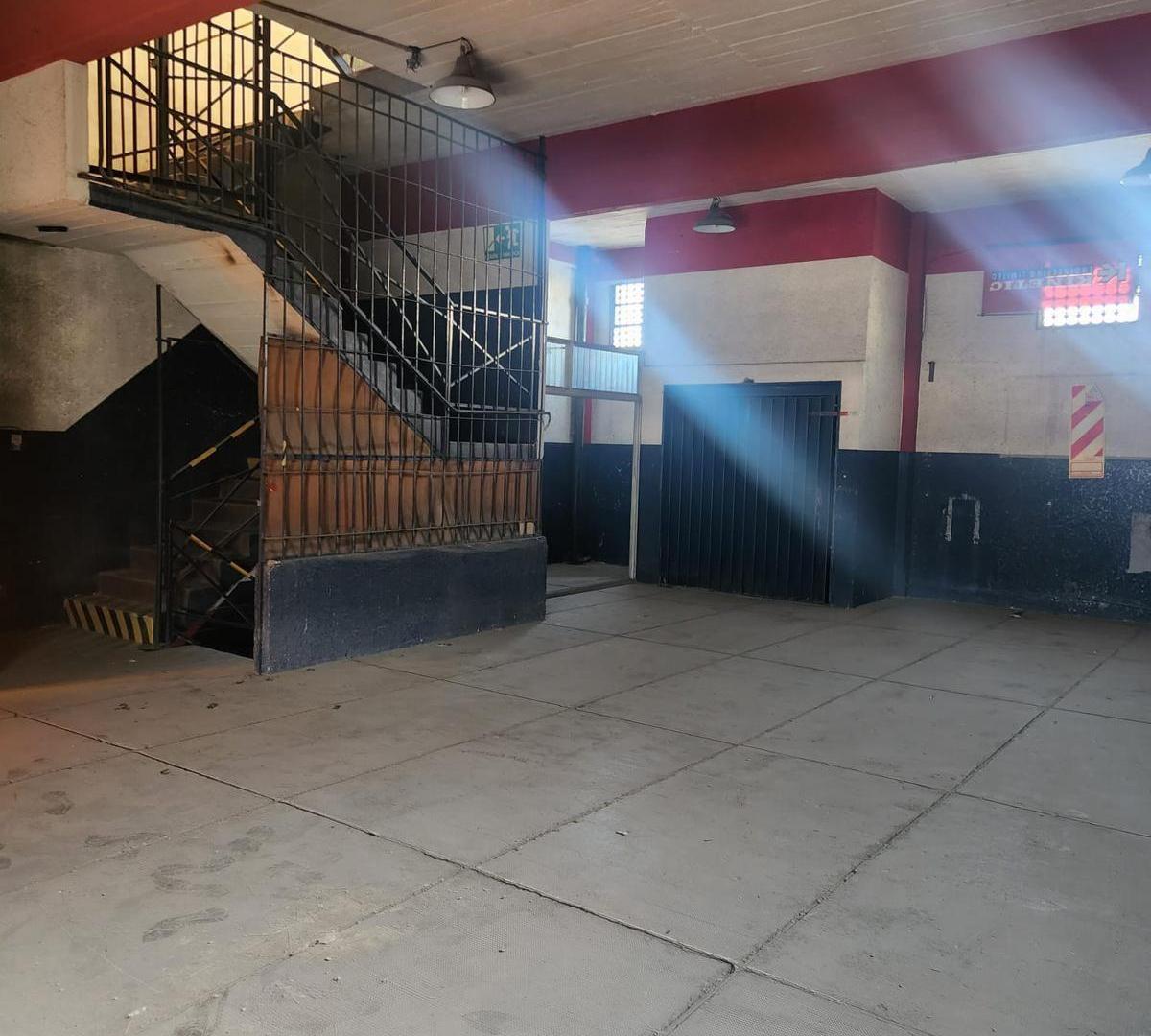 Foto de Depósito en venta en Lanus Oeste, imagen 5