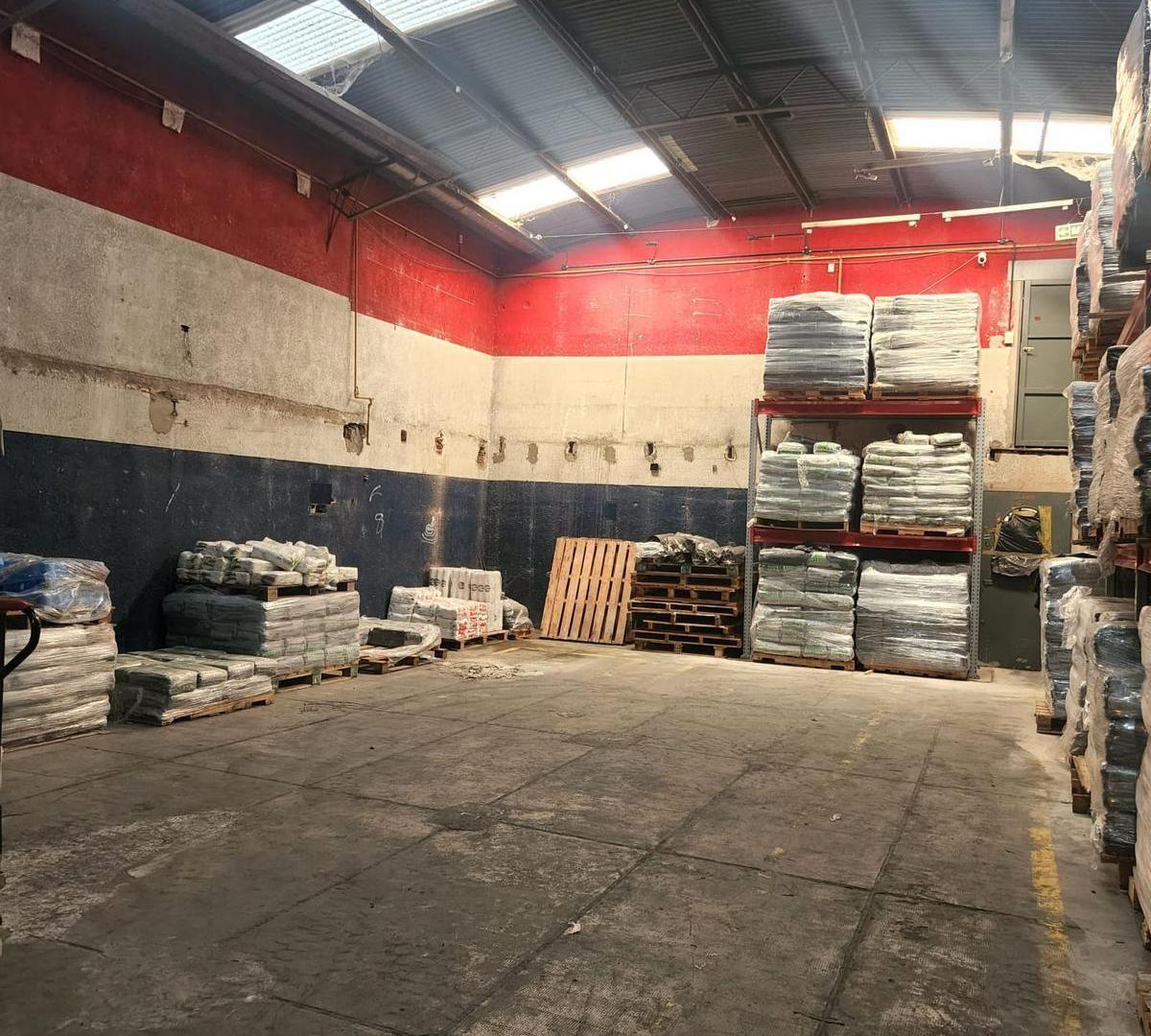 Foto de Depósito en venta en Lanus Oeste, imagen 3