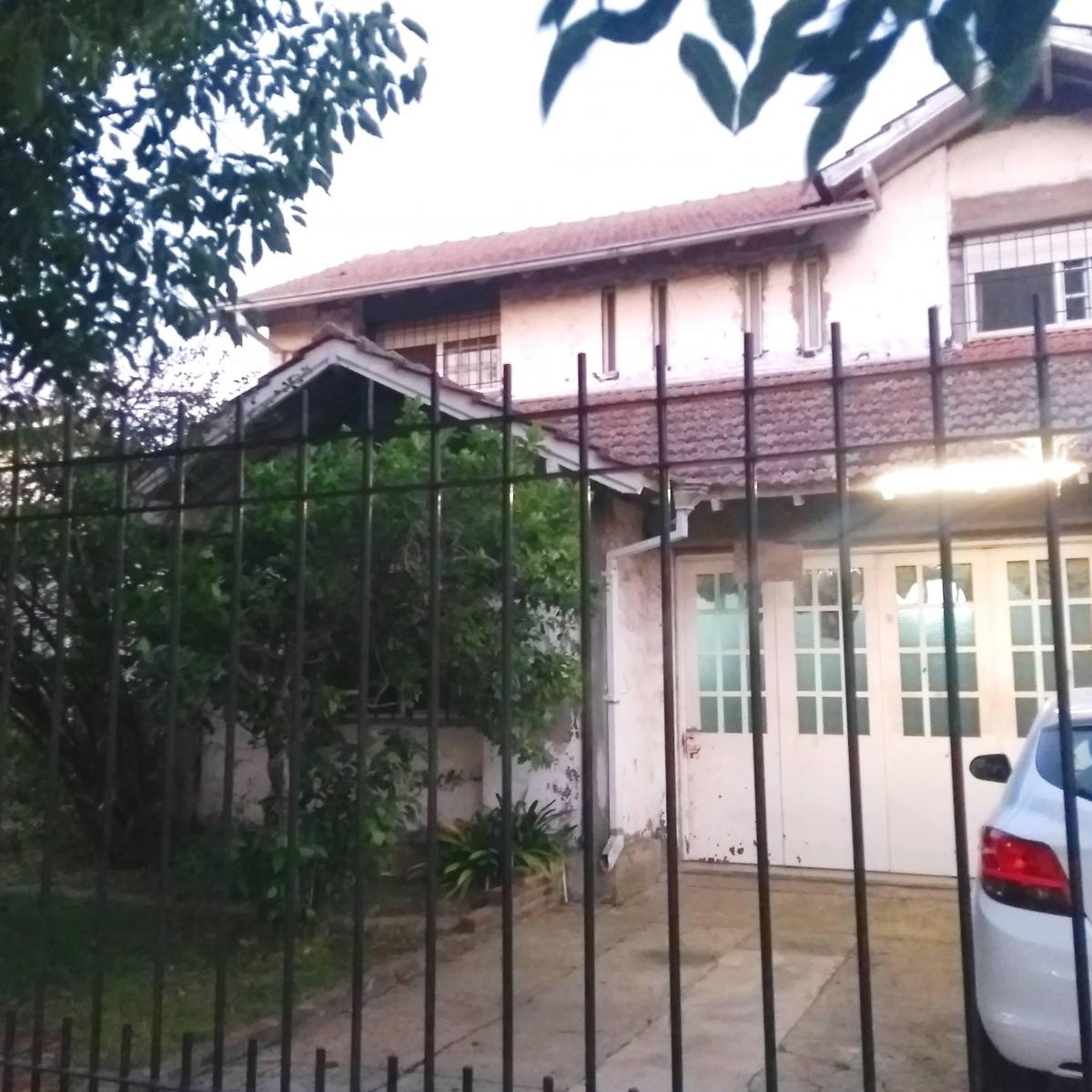 Chalet Con Pileta Y Gran Parque Arbolado - RETASADO