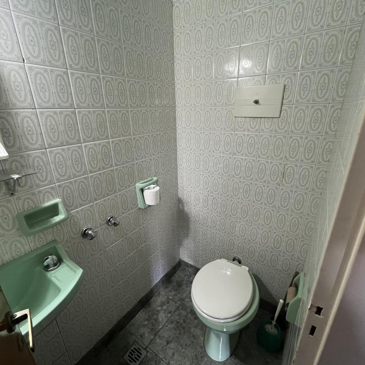 Venta Casa en Primer Piso Quincho Completo con Pileta en Terraza Apto Crédito en Zona Sur 2
