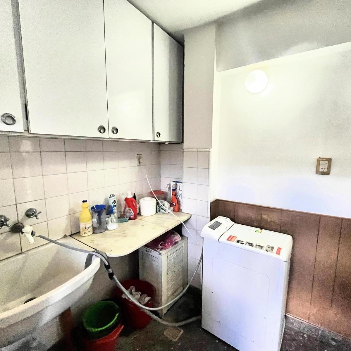 Venta Casa en Primer Piso Quincho Completo con Pileta en Terraza Apto Crédito en Zona Sur 4
