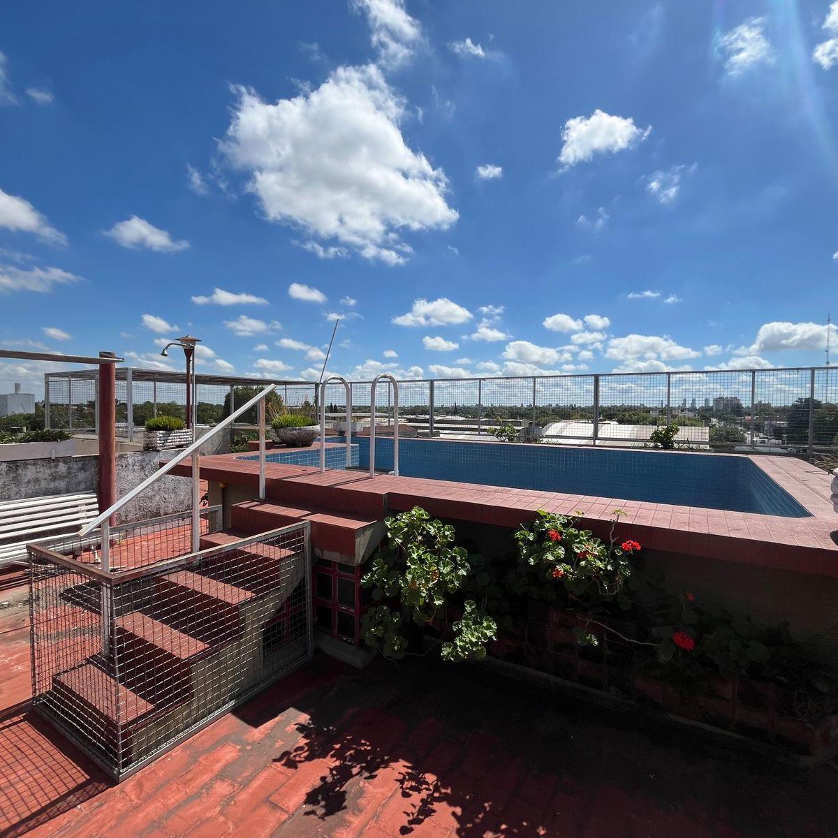 Venta Casa en Primer Piso Quincho Completo con Pileta en Terraza Apto Crédito en Zona Sur 5