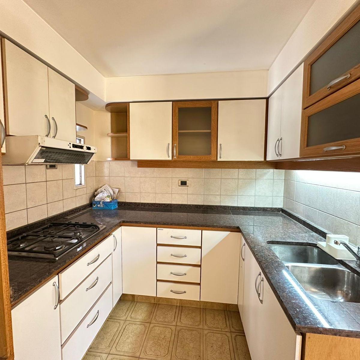 Venta Departamento Piso Exclusivo de 3 Dorm. Apto Crédito en Zona Centro 2