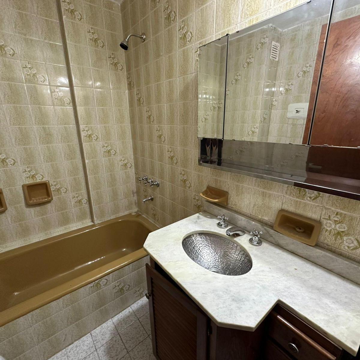 Venta Departamento Piso Exclusivo de 3 Dorm. Apto Crédito en Zona Centro 4