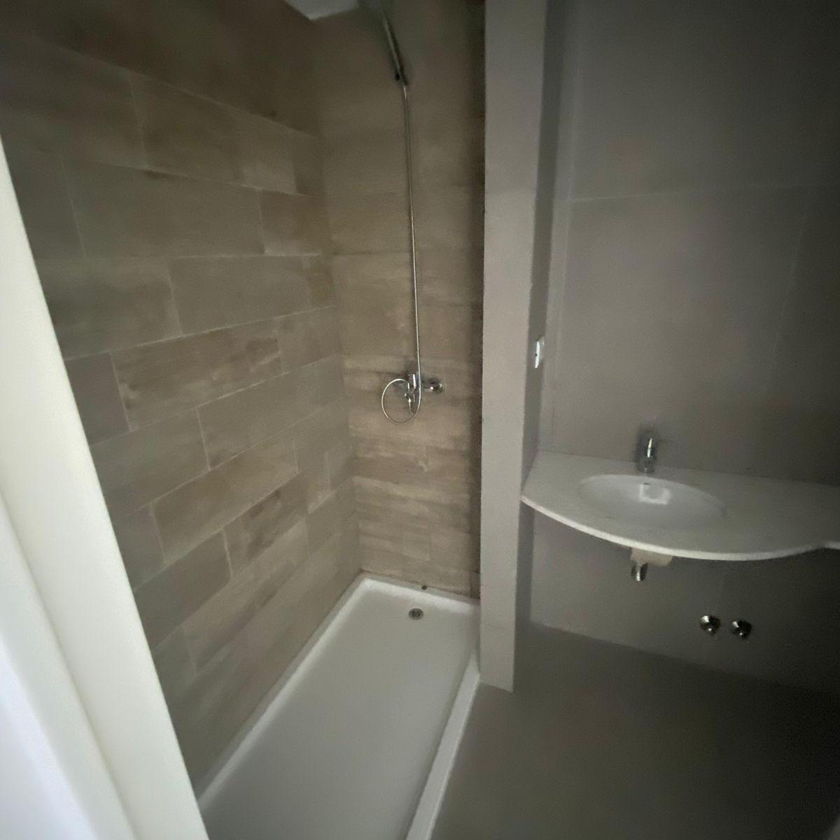Venta Departamento de 2 Dorm. en Granadero Baigorria 3