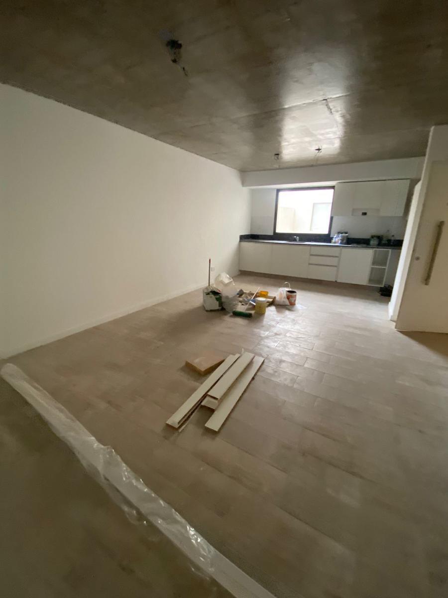 Venta Departamento de 1 Dormitorio en Barrio Refinerias 5