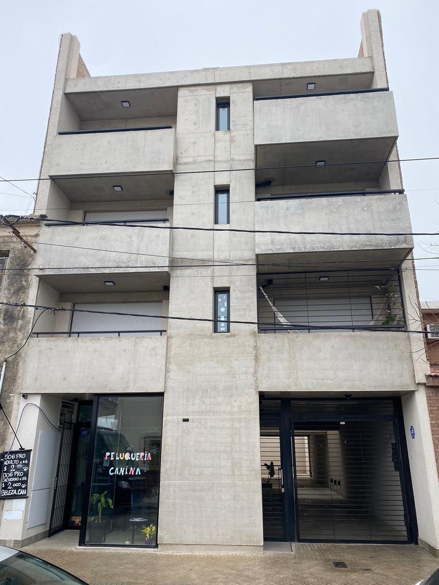 Venta Departamento de 1 Dormitorio en Barrio Refinerias 3