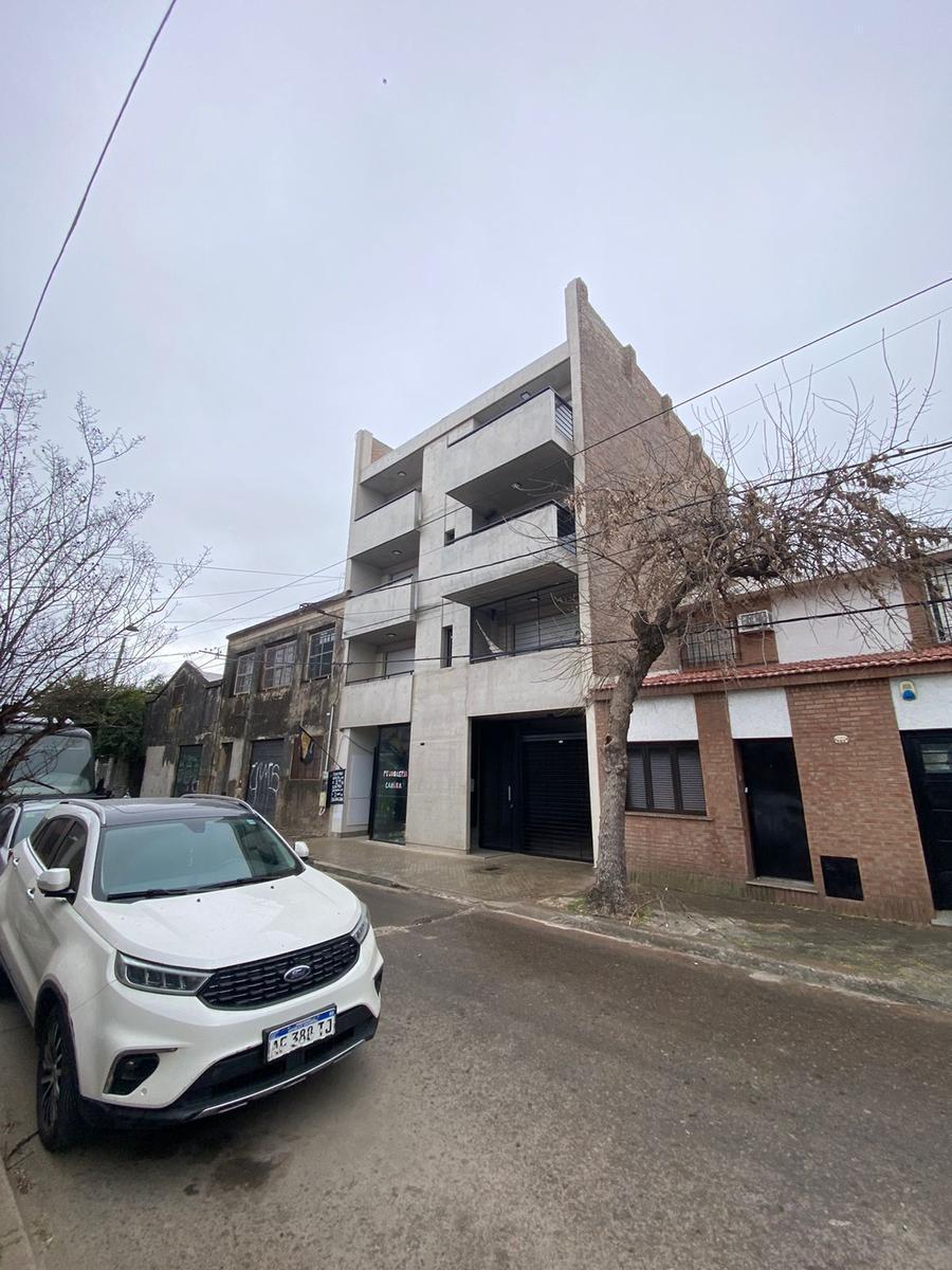 Venta Departamento de 1 Dormitorio en Barrio Refinerias 4