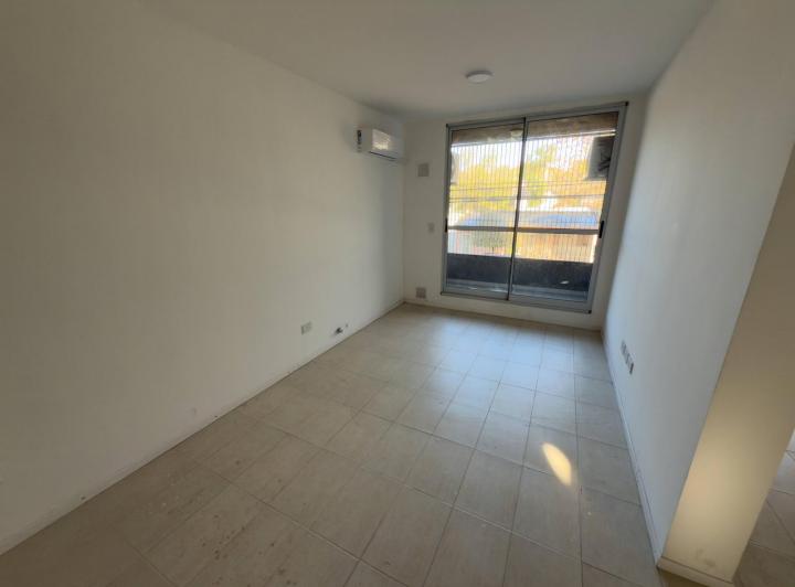 Venta departamento 2 dormitorios con cochera en Baigorria 4