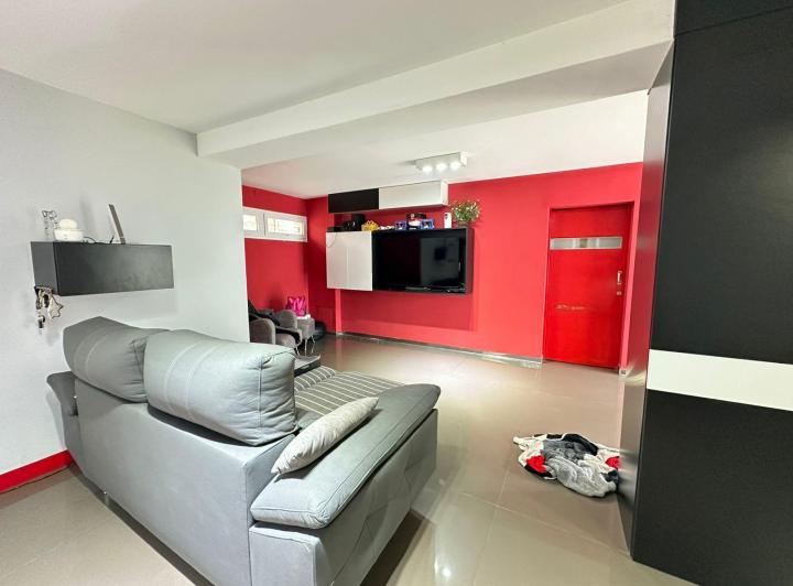Venta casa de 3  dormitorios  2 habitaciones en La Florida. Apto crédito. 5