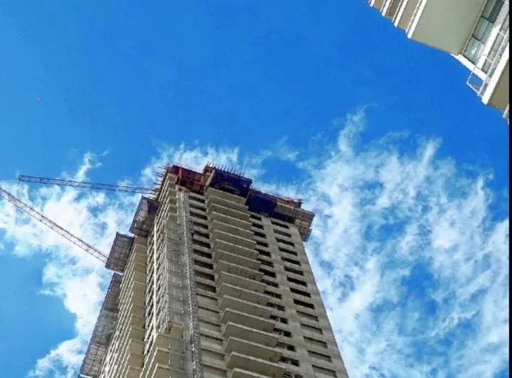 Venta departamento 3 dormitorios + cochera  en Torre Maui 5