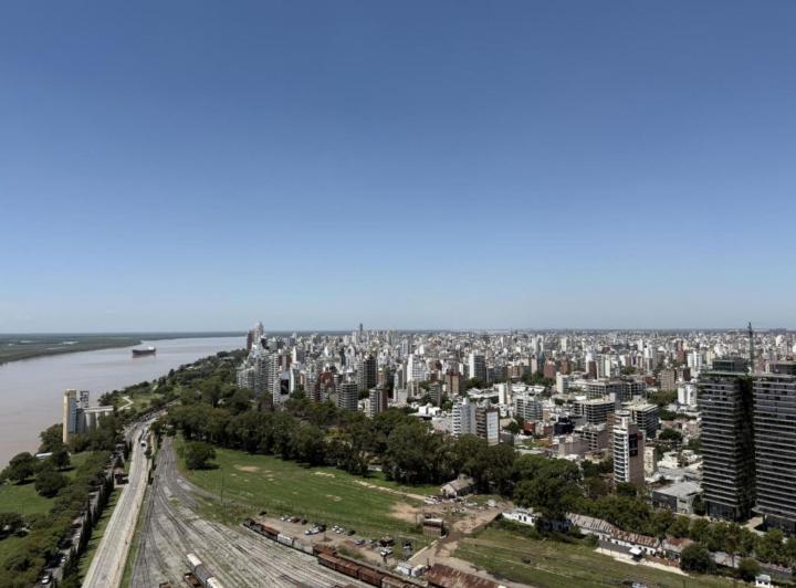 Venta departamento 3 dormitorios + cochera  en Torre Maui 4