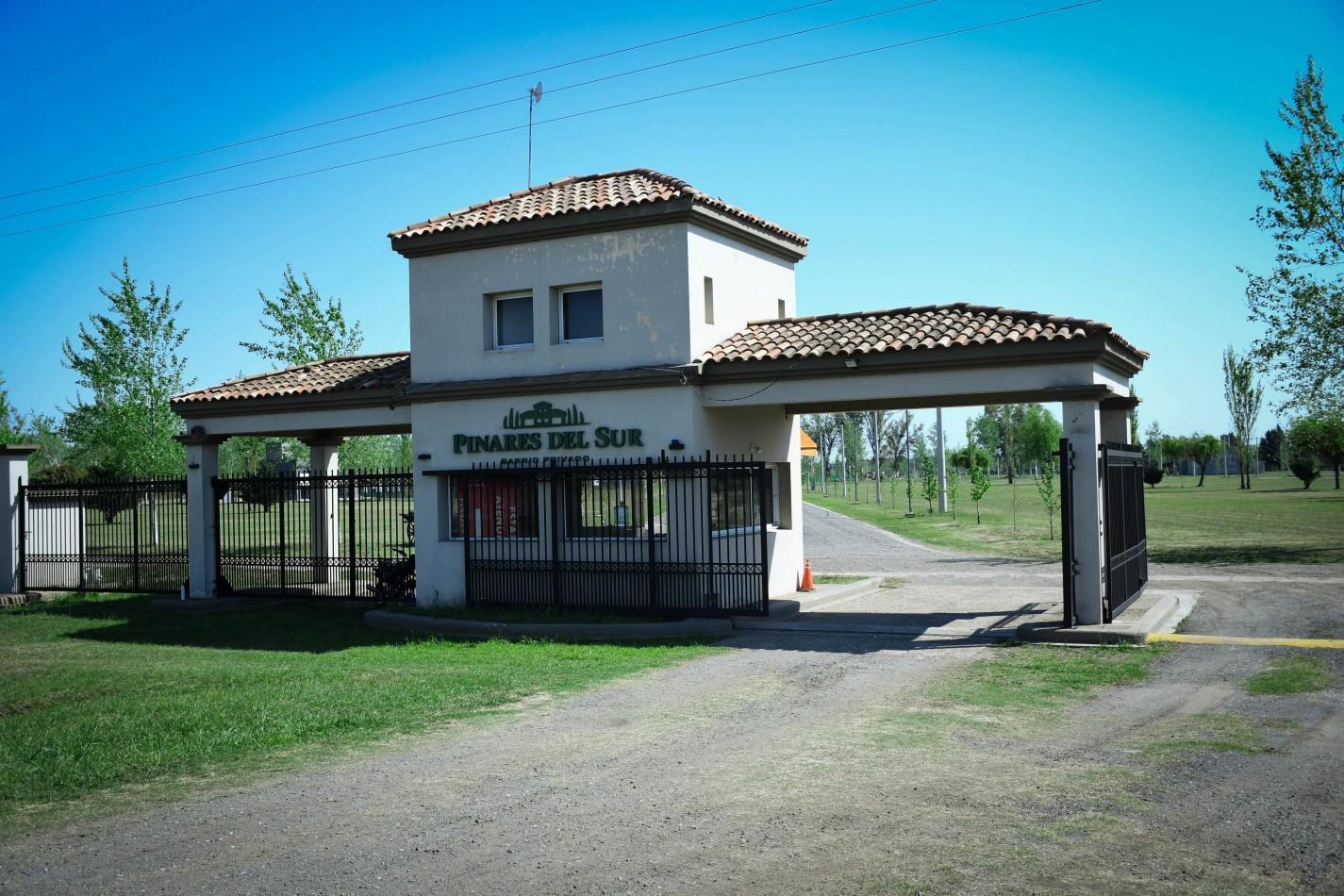Foto de Venta casa 2 plantas de 3 dormitorios con pileta en Pinares del Sur, imagen 3