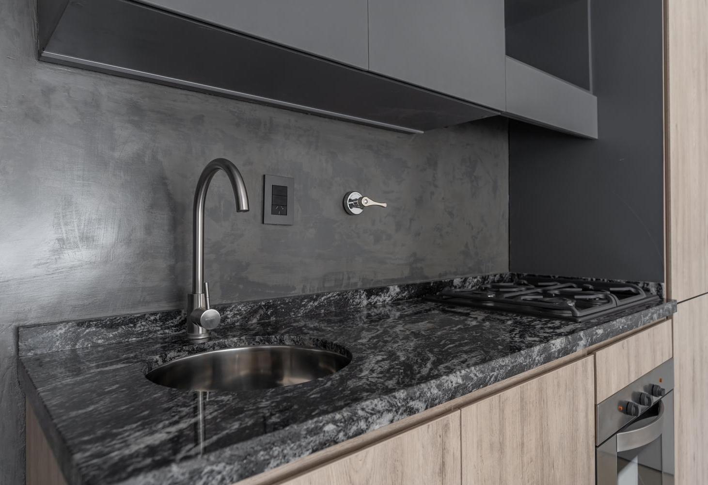 Venta Departamento de 1 dormitorio con balcón y amenities en barrio Refinería