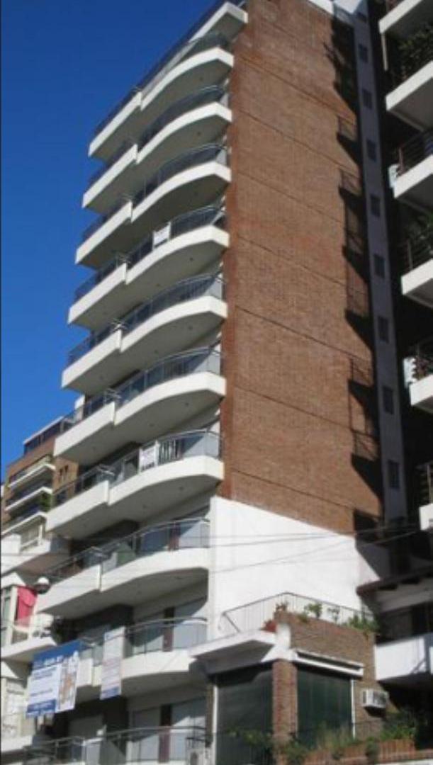 Venta departamento piso exclusivo de 3 dormitorios barrio Martin