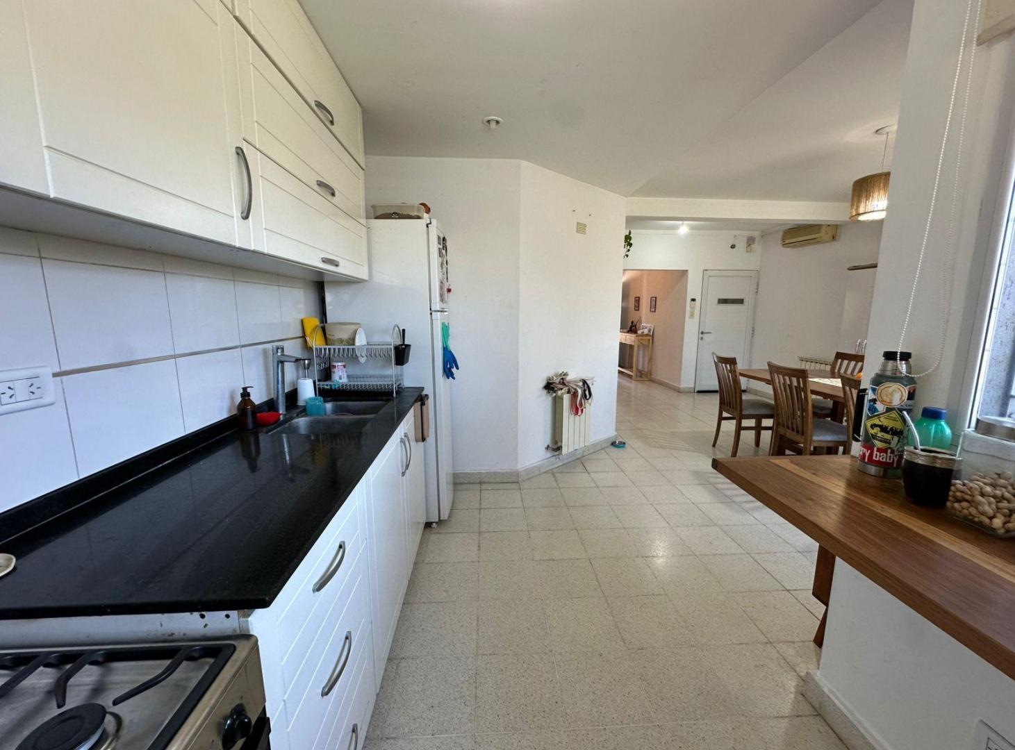 Foto de Venta casa 3 dormitorios con pileta General Lagos, imagen 5