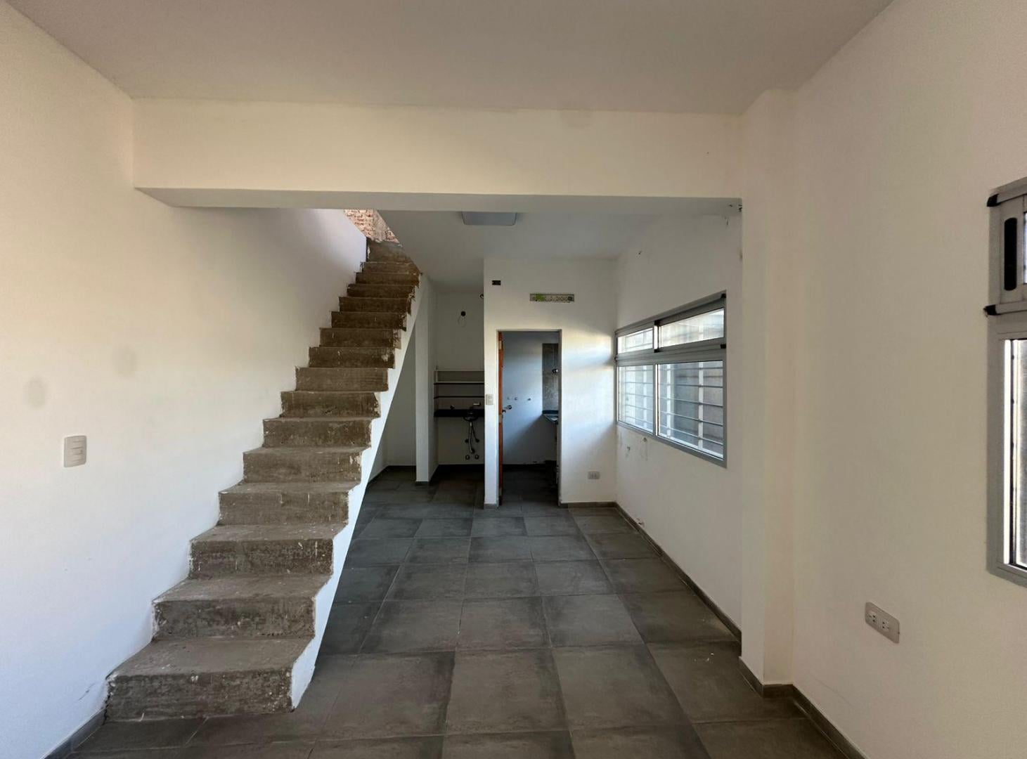 Foto de Venta casa 3 dormitorios con pileta General Lagos, imagen 5