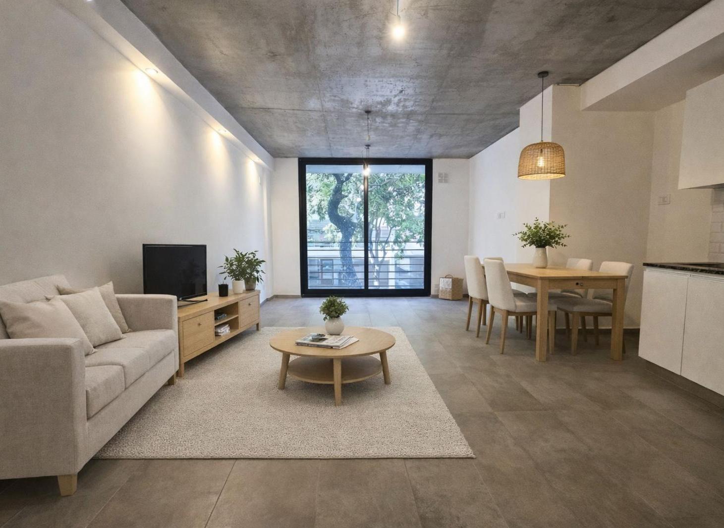 Venta departamento semipiso de 2 dormitorios con patio barrio Abasto