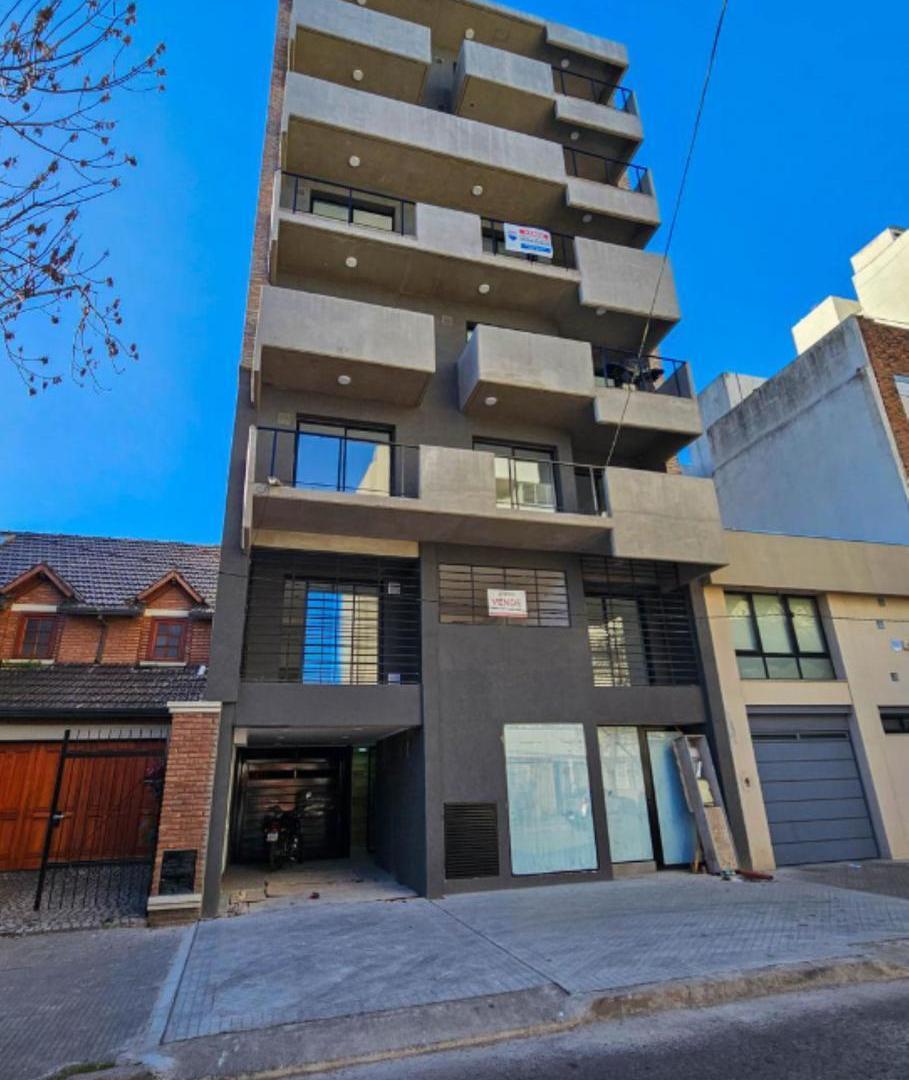 Venta departamento de un dormitorio con amplio balcón, República de la Sexta, Rosario.