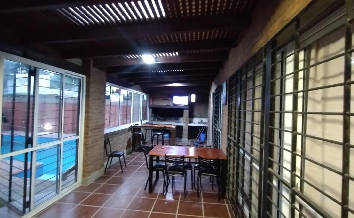 Foto de Venta casa de 1 dormitorio, pileta y cochera, Pueblo Esther, imagen 4