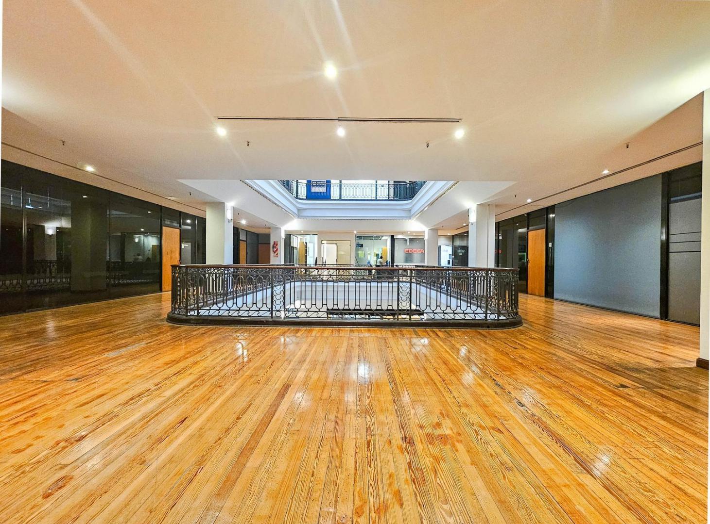 Foto de Venta oficina en edificio Victoria Mall. Microcentro Rosario, imagen 2