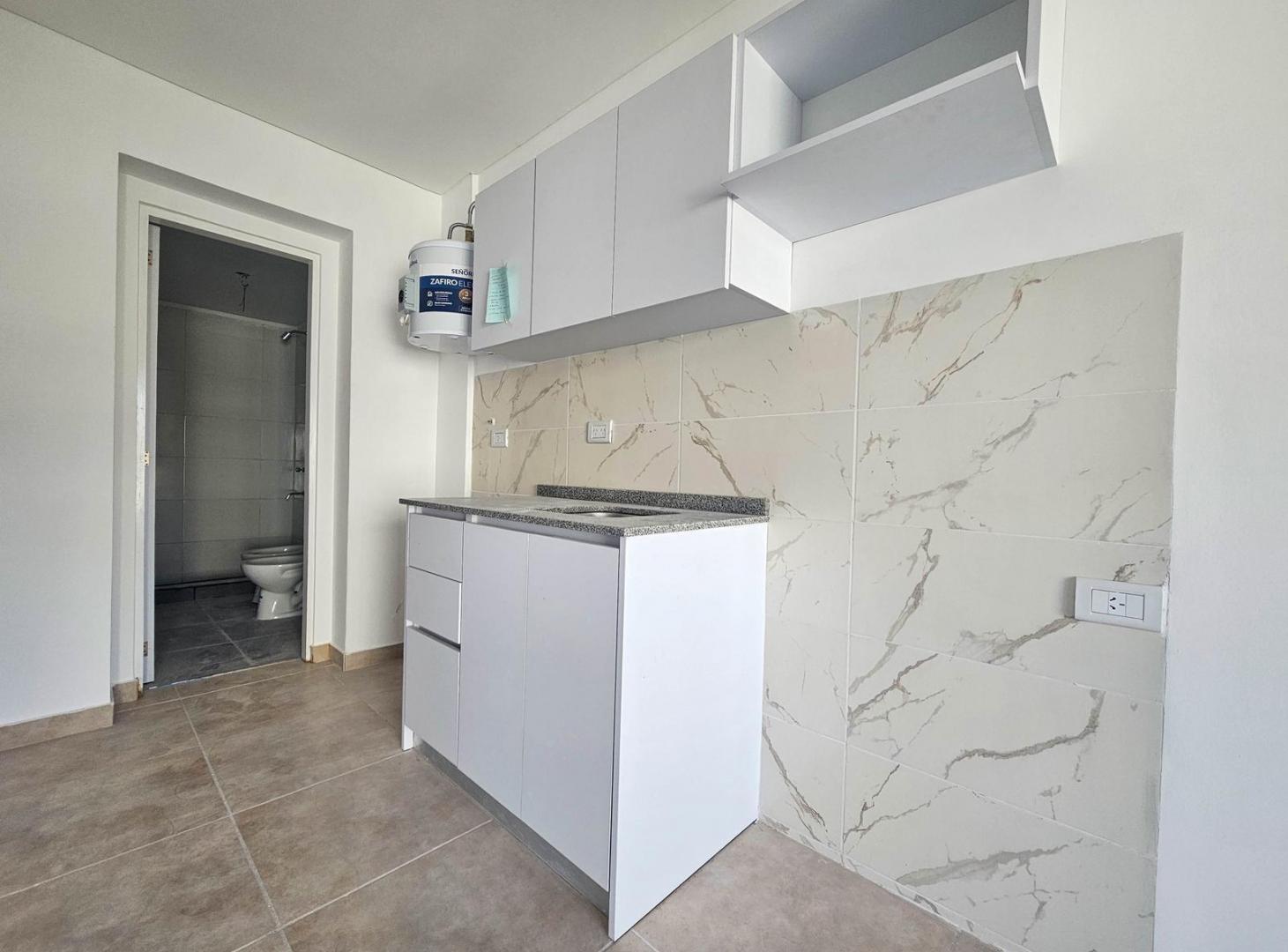 Venta departamento monoambiente con balcón barrio Luis Agote