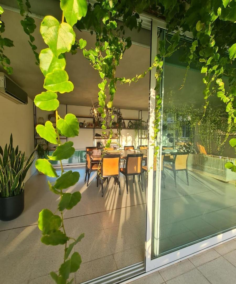 Foto de Venta casa 4 dormitorios con pileta y jardín, Ricardone, imagen 2