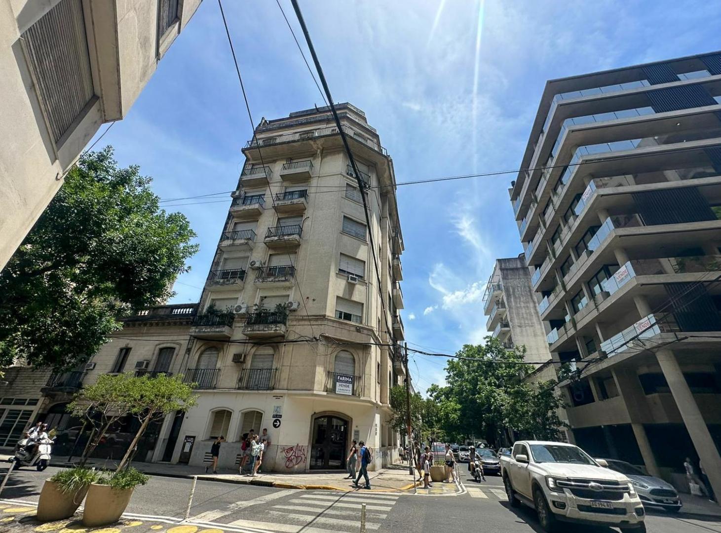 Venta departamento con 2 dormitorios y balcón francés zona Centro