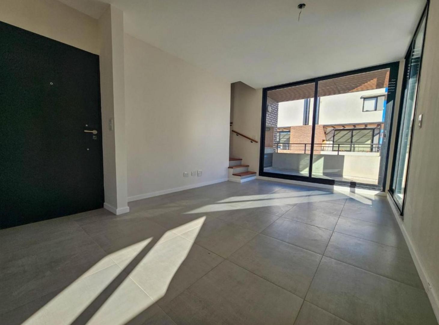 Foto de Venta PH 2 dormitorios con balcón terraza Complejo Residencial Esmeralda, imagen 4