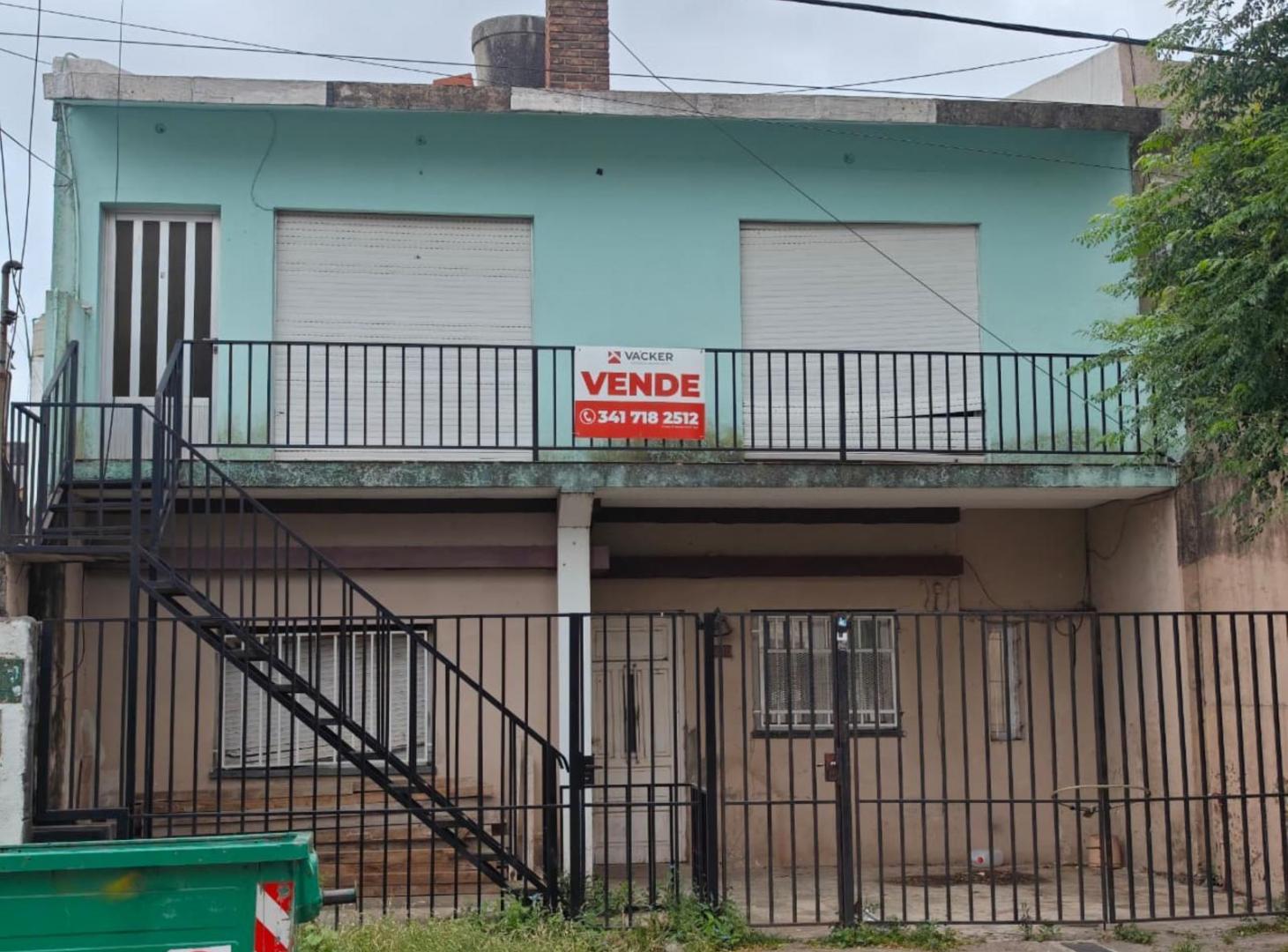 Venta PH planta alta de 2 dormitorios, Alberdi.