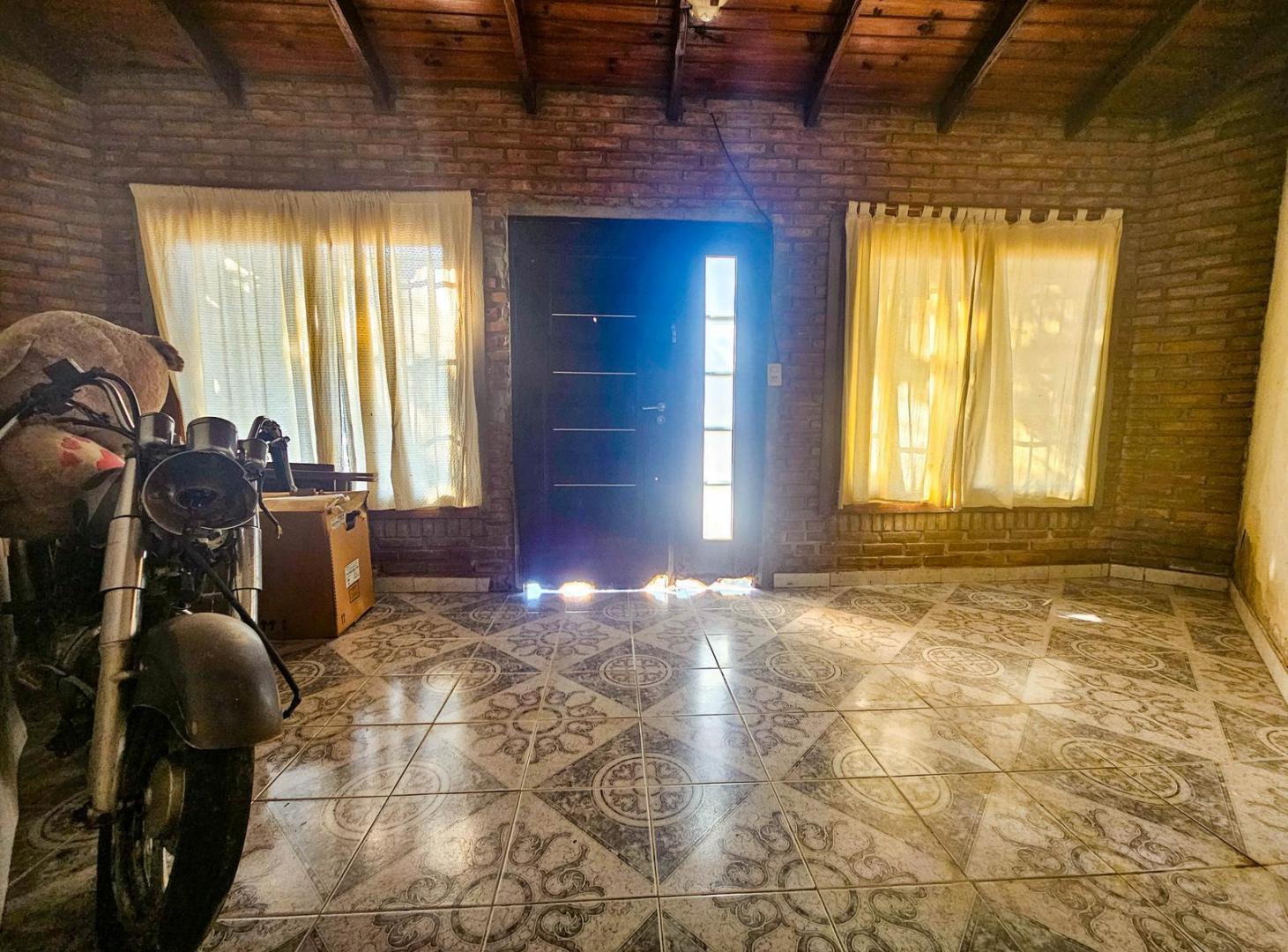 Foto de VENTA. Casa de dos o tres dormitorios en barrio Belgrano de Rosario., imagen 2