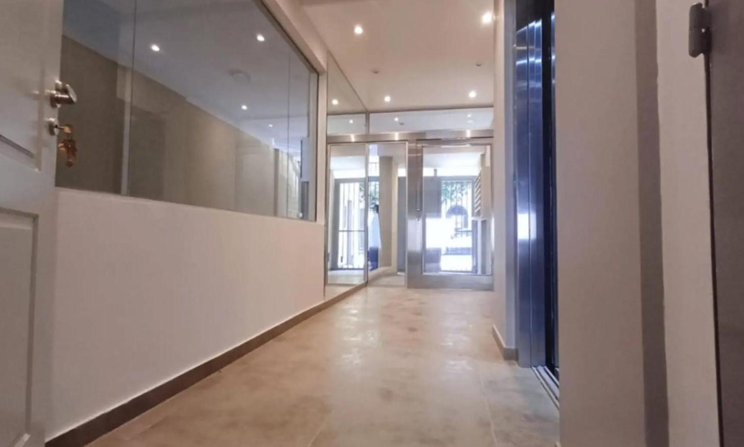 Venta departamento 1 dormitorio con balcón barrio República de la Sexta