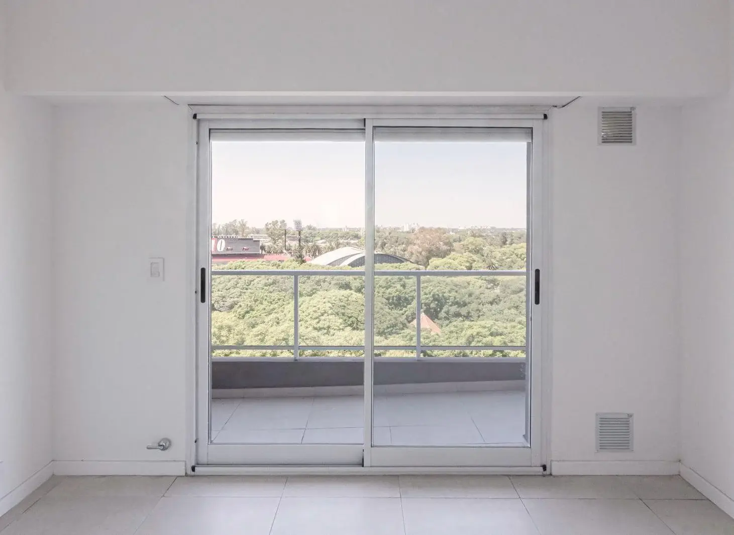 Venta departamento Duplex de 2 dormitorios con terraza de uso exc barrio Nuestra Señora de Lourdes 3