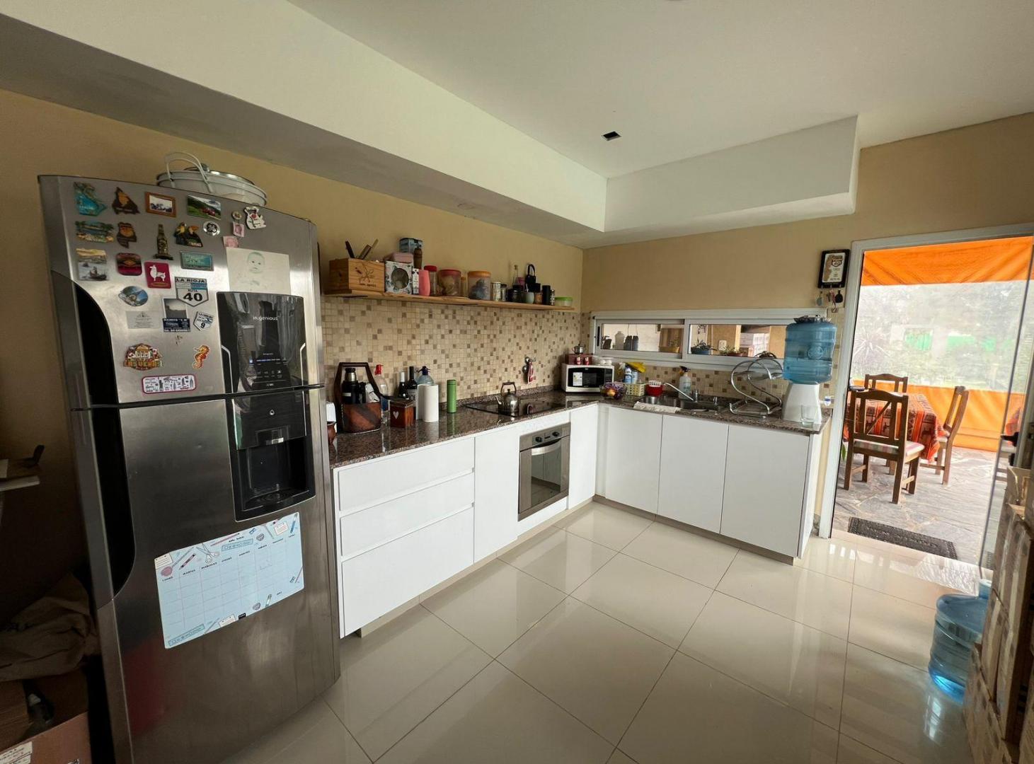 Foto de Venta casa de 2 plantas, 3 dormitorios, amplio jardín y pileta. Punta, imagen 5