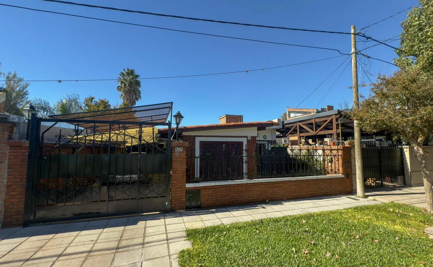 Venta casa+ quincho/loft con pileta y cochera barrio Santa Rita, Granadero Baigorria 2