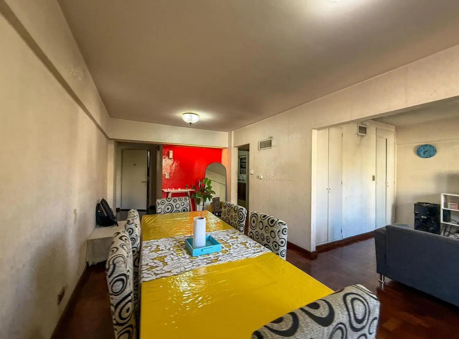 Venta departamento de 2 dormitorios con balcón, zona Centro Rosario 4
