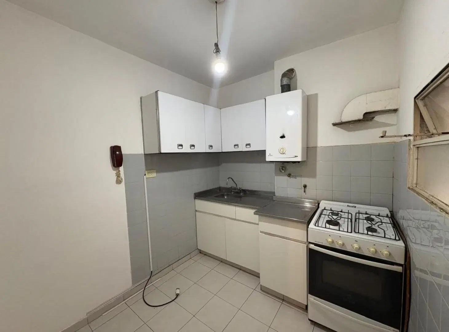 Venta departamento de 1 dormitorio con patio barrio Martin, Rosario 2