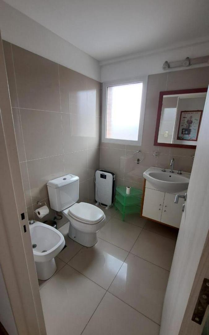 Foto de Alquiler departamento amueblado de 1 dormitorio con 2 balcones y cochera, zona Centro, Rosario, imagen 3