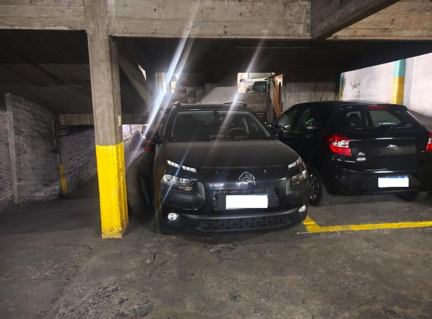 Venta cochera planta baja barrio zona Centro