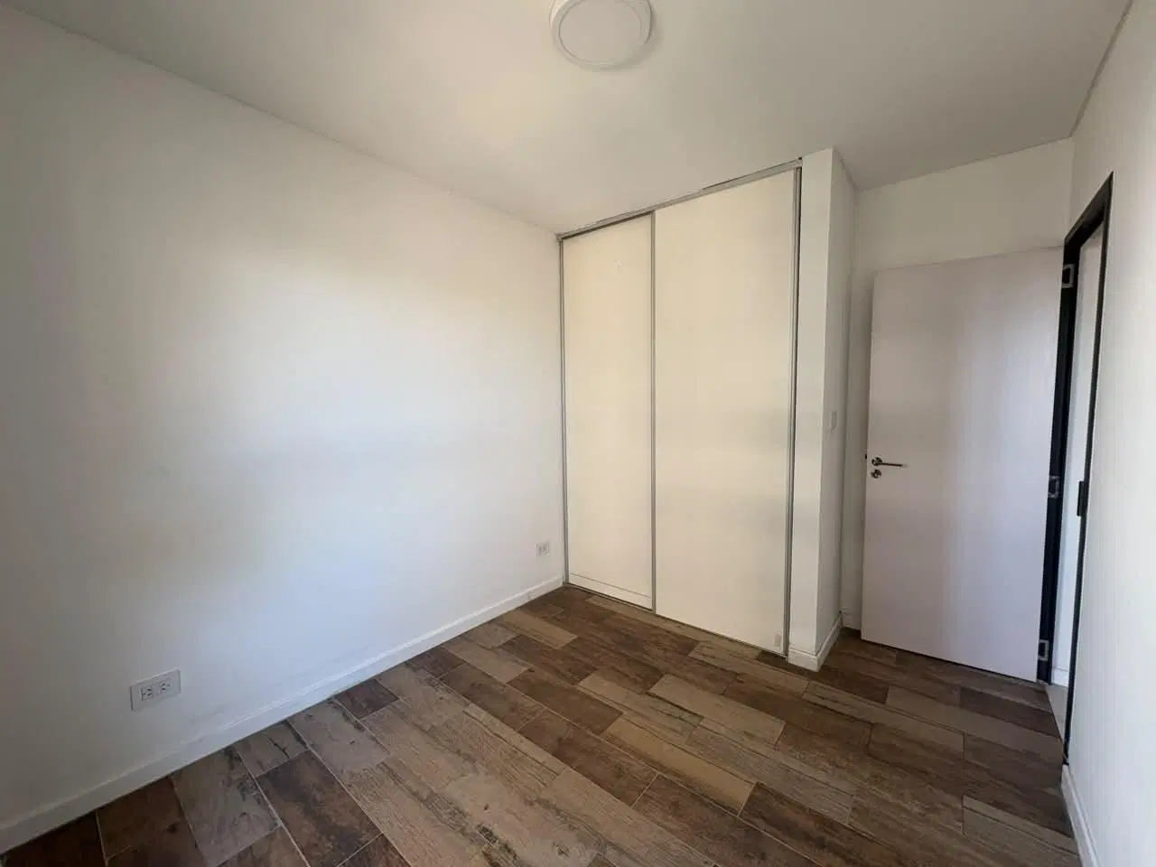 Venta departamento de 1 dormitorio con balcón barrio Echesortu , Rosario 3