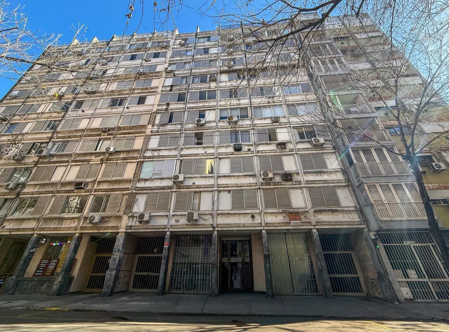 Venta departamento de 3 dormitorios con cochera barrio Martin, Rosario 3