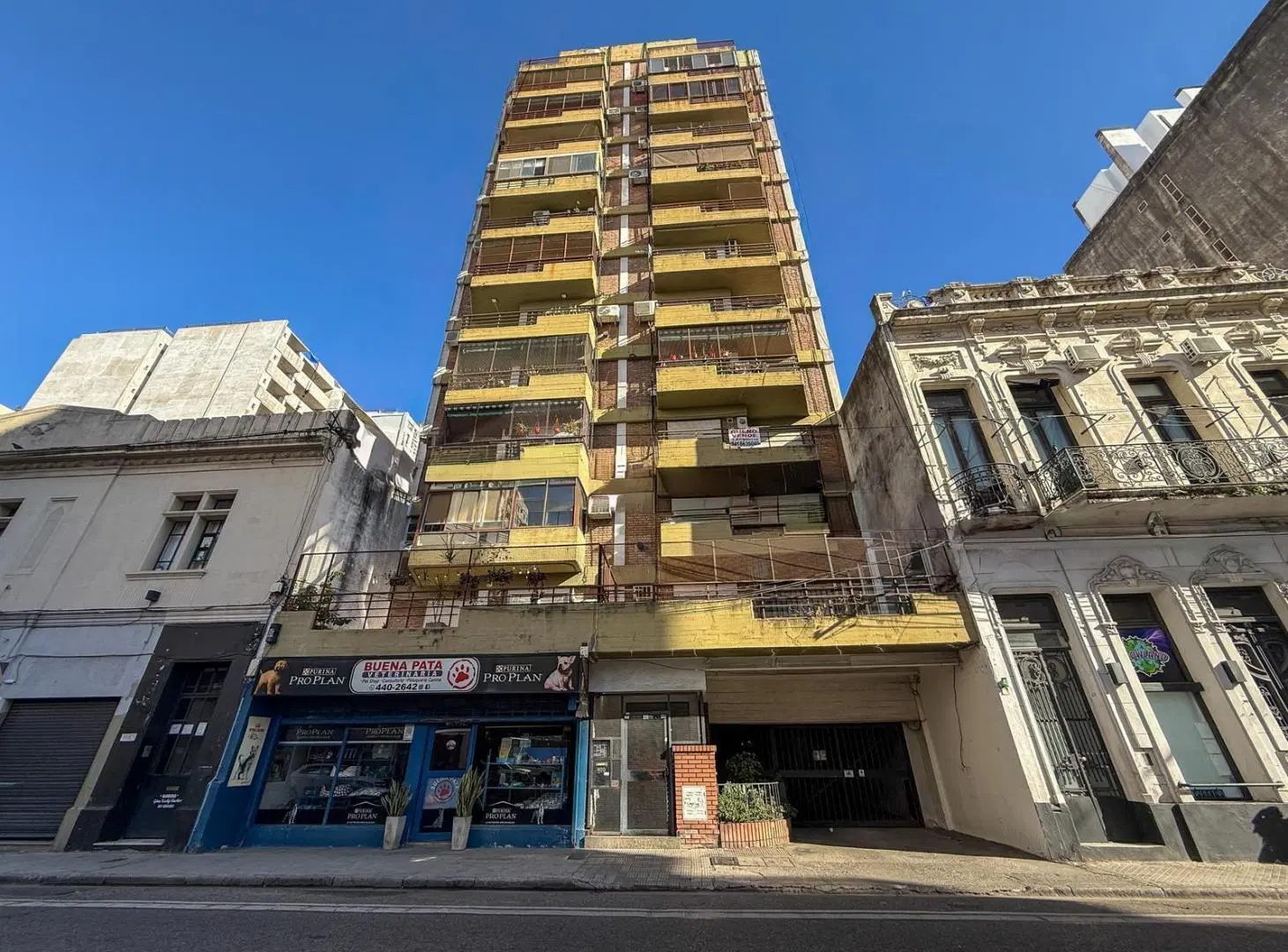 Venta departamento de 3 dormitorios con balcón zona Centro, Rosario 3