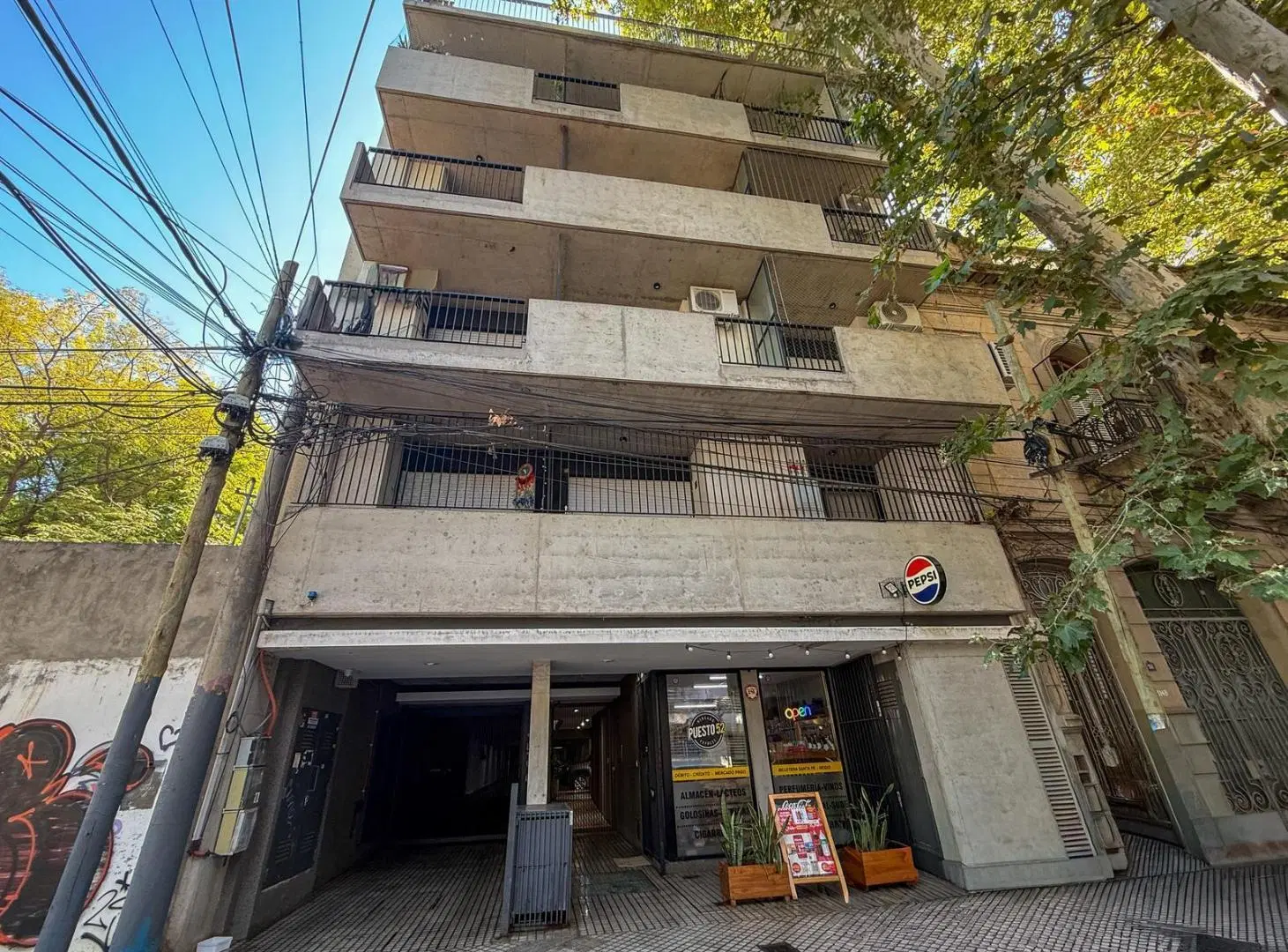 Alquiler departamento de 1 dormitorio con balcón y terraza de uso exclusivo barrio Echesortu Rosario 4